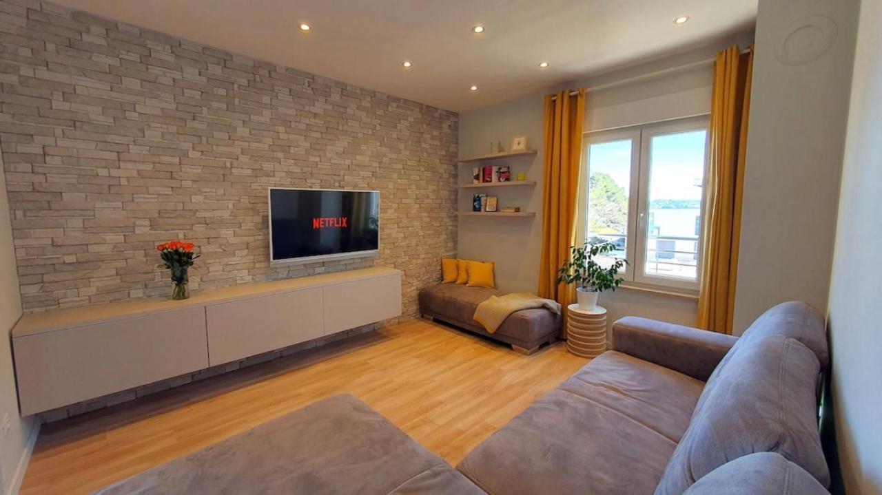 Beautiful View Apartment With Garage Space Mali Lošinj Buitenkant foto
